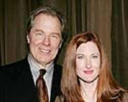 The actress makes the acquaintance of her second husband Michael for the first time when he was doing the series, Laverne & Shirley.